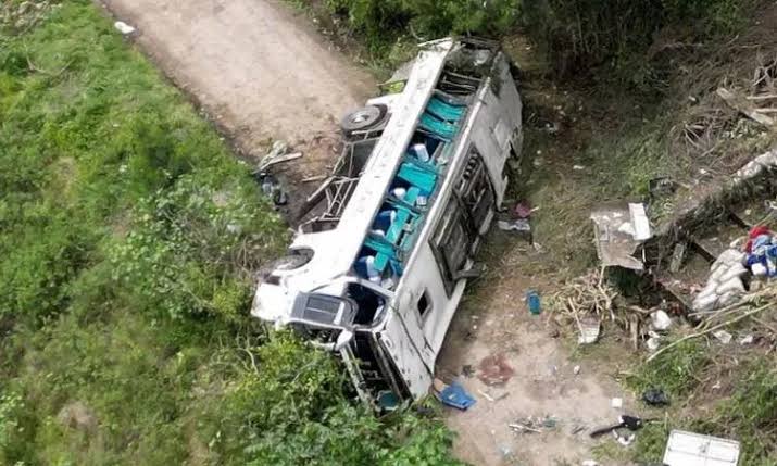 حادث حافلة يودي بحياة تسعة أشخاص في فيتنام وإصابة 16 آخرين